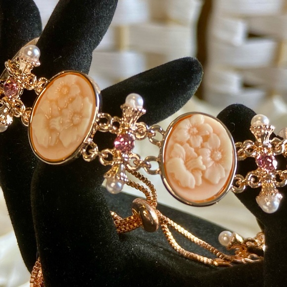 Pink Color Resin Pink Austrian Crystal & Simulated Pearl Bolo Bracelet Rosetone - Picture 11 of 14